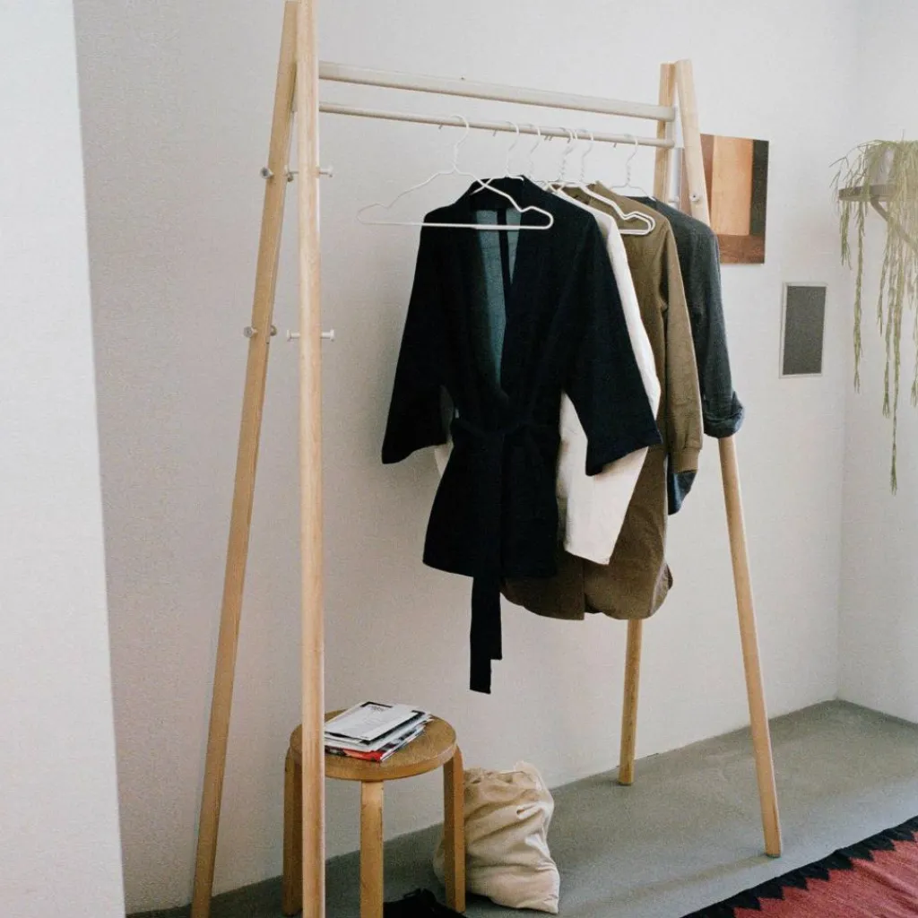 Artek Kiila Kleiderständer 133x192x55cm| Garderoben