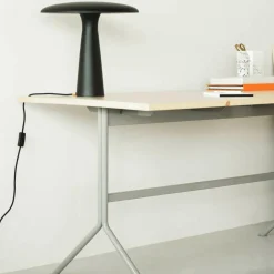 Tische^Normann Copenhagen Kip Schreibtisch Gestell grau