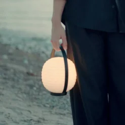 Outdoor-Akkuleuchten|Outdoor-Akkuleuchten^New Works Lantern Portable LED Tischleuchte mit Akku