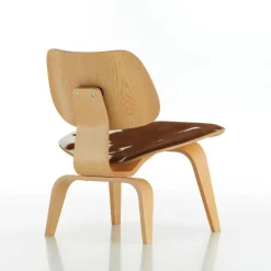 Sessel^Vitra LCW Stuhl Kuhfell