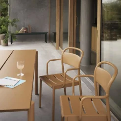 Stühle^Muuto Linear Steel Gartenarmlehnstuhl