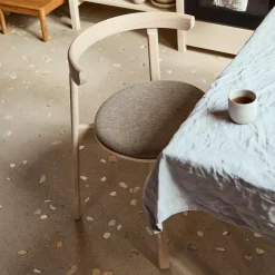 Stühle^Form & Refine Lunar Stuhl gepolstert