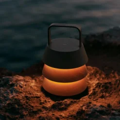 Ferm Living Luver LED Tischleuchte mit Akku| Outdoor-Akkuleuchten|Outdoor-Akkuleuchten