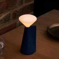 Outdoor-Akkuleuchten|Outdoor-Akkuleuchten^Tala Mantle Portable LED Akkuleuchte