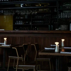 Outdoor-Akkuleuchten|Outdoor-Akkuleuchten^Tala Mantle Portable LED Akkuleuchte