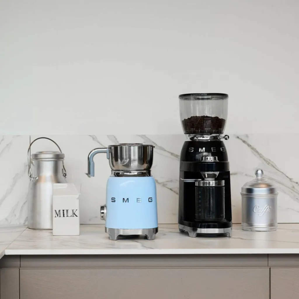 Küchengeräte^Smeg MFF11 Milchaufschäumer Tritan™ Renew
