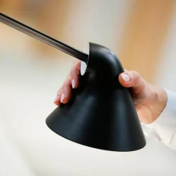 Tischleuchten^Louis Poulsen NJP LED Tischleuchte