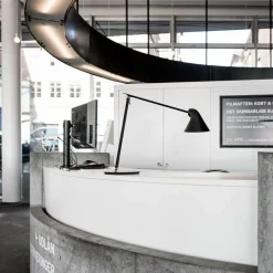 Tischleuchten^Louis Poulsen NJP LED Tischleuchte