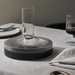 Kannen & Karaffen^Ferm Living Ripple Wein Karaffe