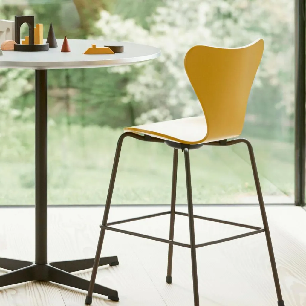 Fritz Hansen Serie 7™ Juniorstuhl Braun Bronze|Kinder Kinderstühle