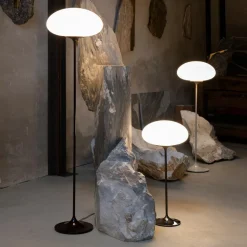 Gubi Stemlite Tischleuchte H 70cm| Nachttischleuchten