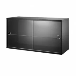 Regale^String System Vitrinenschrank mit Schiebtüren