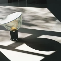 Nachttischleuchten^Flos Taccia LED Tischleuchte klein