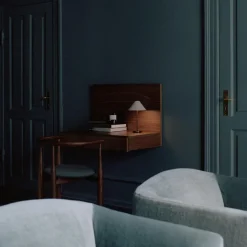 Tische^New Works Tana Wandmontierter Schreibtisch