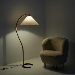 Gubi Timberline Stehleuchte| Stehleuchten