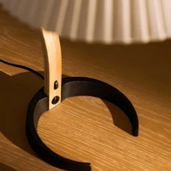 Tischleuchten|Nachttischleuchten^Gubi Timberline Tischleuchte