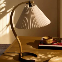 Tischleuchten|Nachttischleuchten^Gubi Timberline Tischleuchte