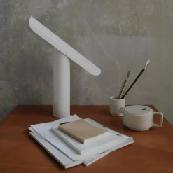 Frama T-LED Tischleuchte| Tischleuchten|Nachttischleuchten