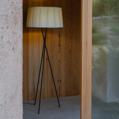 Santa & Cole Trípode G5 Stehleuchte| Stehleuchten