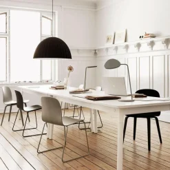 Muuto Visu Stuhl mit Holzgestell| Stühle