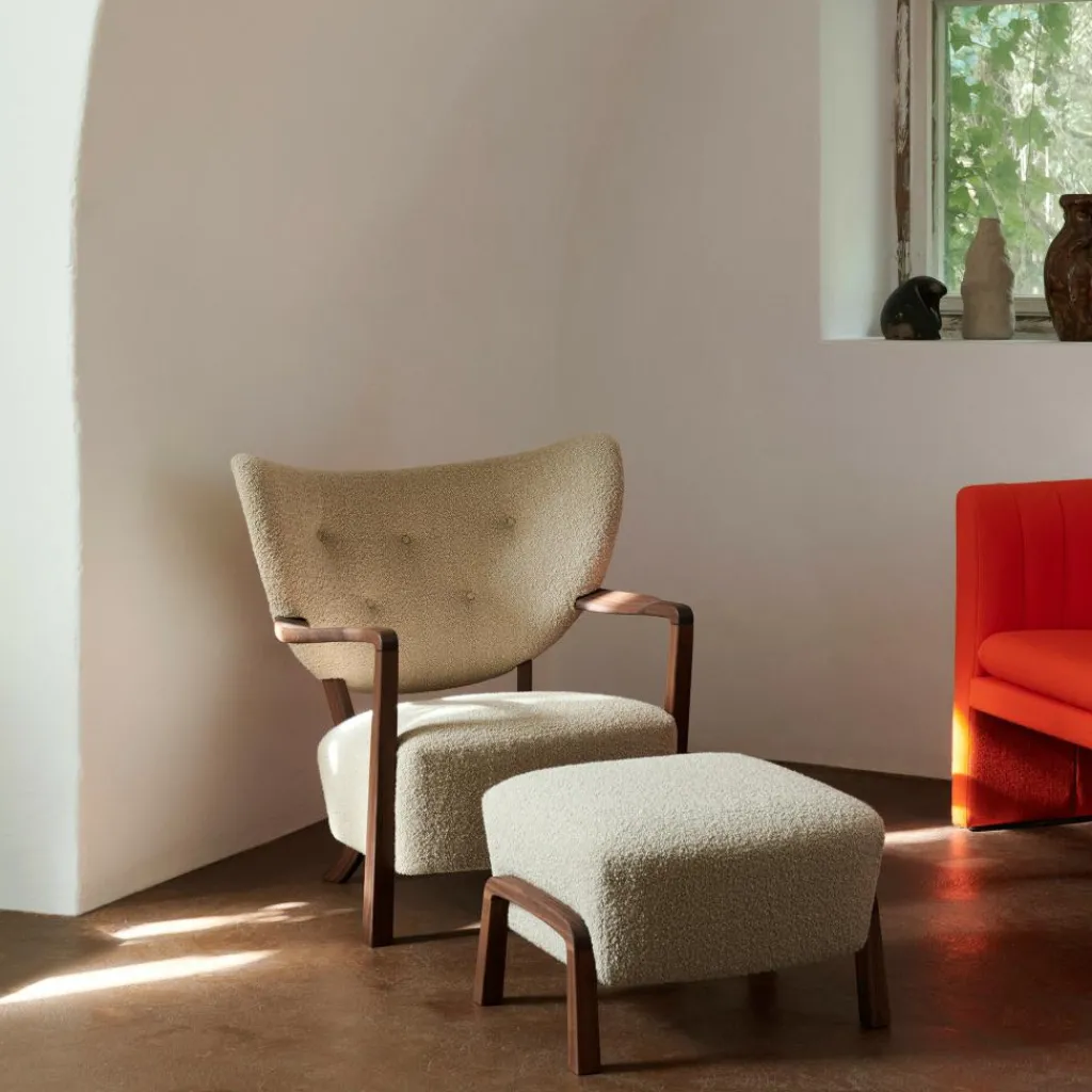 &Tradition Wulff ATD2 Lounge Chair + Wulff ATD3 Pouf Gestell Walnuss| Sessel